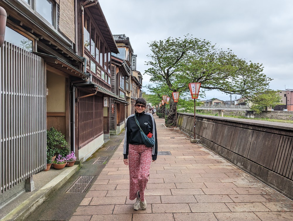 girl walking in kanazawa center